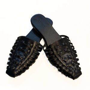 Old Navy Faux Leather Woven Mules Black Size 8